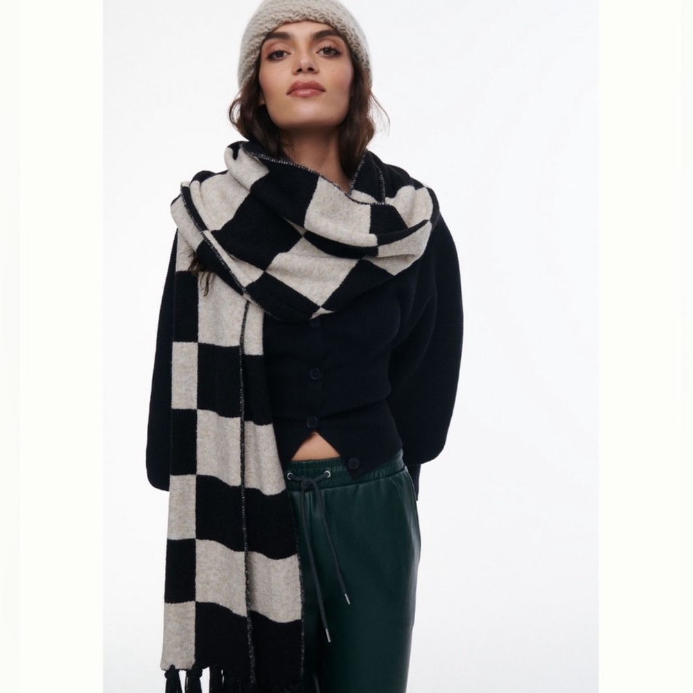 RARE ANTHROPOLOGIE | Checkered Scarf